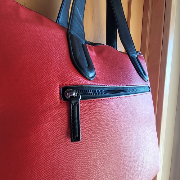 Carpisa Italian Red PVC Tote - Picture 8 of 12